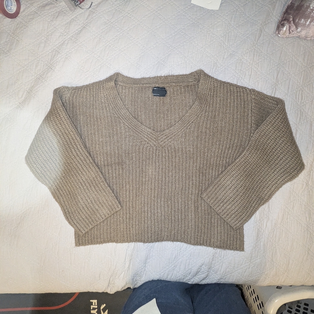 Cozy V-Neck Sweater in Taupe